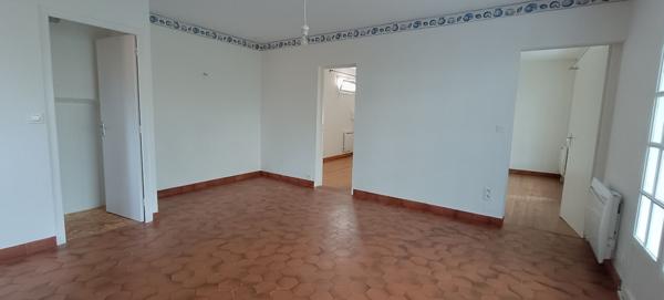 MAISON PLAIN PIED PROCHE MER ET COMMERCES