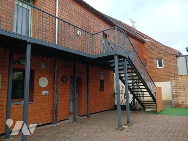 A VENDRE sur la commune de BAR SUR SEINE (Aube), un ensemble immobilier, actuellement à usage d...