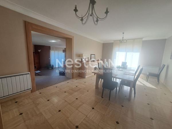 ROUILLON Spacieuse maison familiale 5 chambres avec piscine chauffee et sous-sol complet