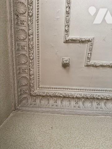 Maison en centre ville avec un logement indépendant à rénover.