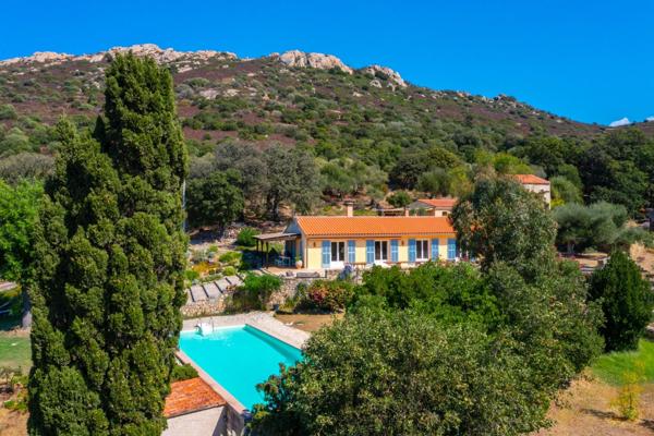 Vente Maison de luxe Lumio 9 Pièces 250 m²