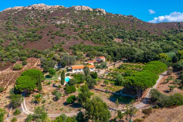 Vente Maison de luxe Lumio 9 Pièces 250 m²