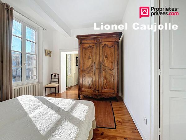 Lisle-sur-Tarn Maison de ville de caractère - 5 pièces 196m2