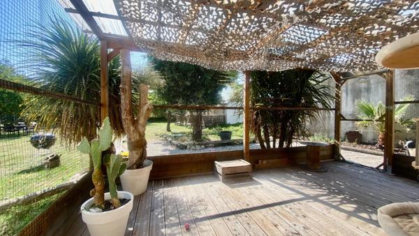 EXCEPTIONNELLE PROPRIETE ARBORE A SEULEMENT 10 MINUTES DE LA ROCHELLE TERRAIN DIVISIBLE SELON VOS BESOINS !