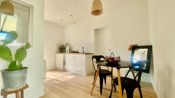 EXCEPTIONNELLE PROPRIETE ARBORE A SEULEMENT 10 MINUTES DE LA ROCHELLE TERRAIN DIVISIBLE SELON VOS BESOINS !