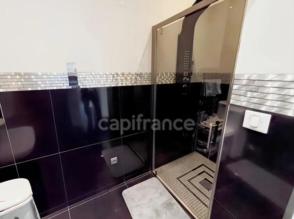 Appartement à vendre 3 pièces SETE (34) Vivre quai Aspirant Herber : l’alliance rare du moderne, du confort et d’un emplacement d’exception.