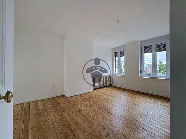 Location                                                      Maison
                        
                     4 pièces                      107 m2                     à Saint-Quentin