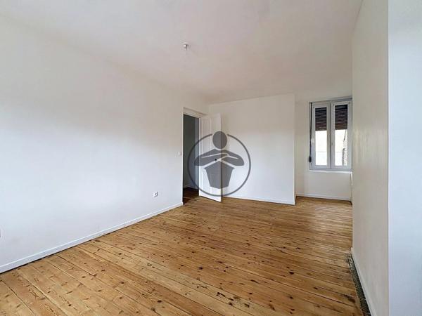 Location                                                      Maison
                        
                     4 pièces                      107 m2                     à Saint-Quentin