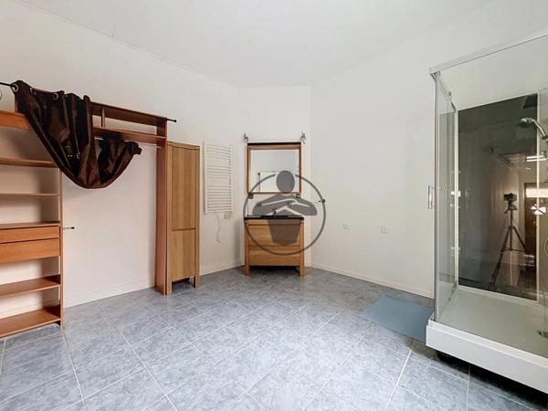Location                                                      Maison
                        
                     4 pièces                      107 m2                     à Saint-Quentin