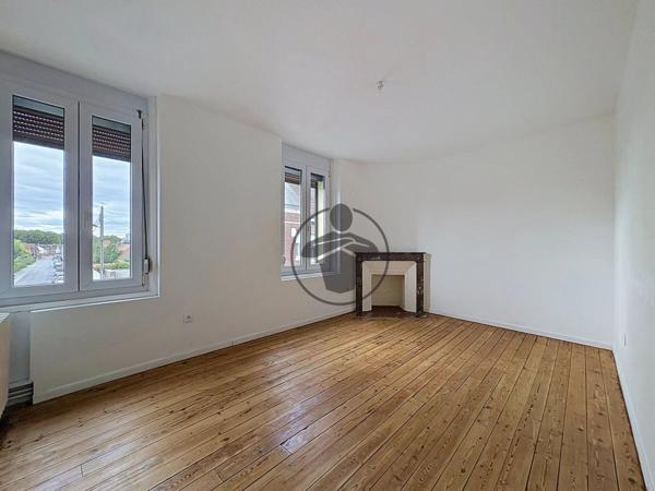 Location                                                      Maison
                        
                     4 pièces                      107 m2                     à Saint-Quentin