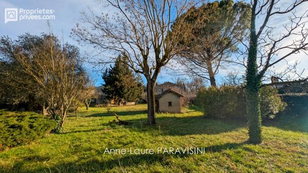 Maison d'architecte dans le Sud de la France face au Canal du Midi