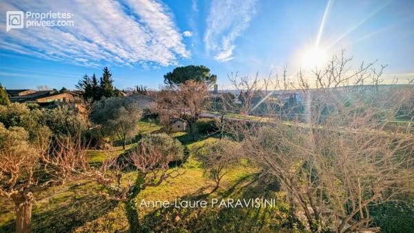 Maison d'architecte dans le Sud de la France face au Canal du Midi