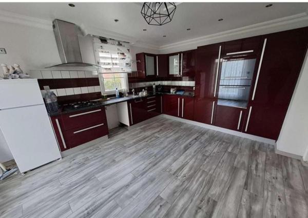 Pavillon de 122 m2 avec 3 chambres sur un terrain de 630 m2