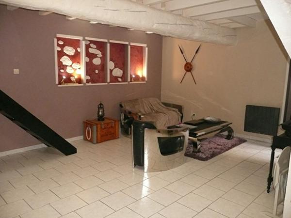 VERZEILLE AGREABLE MAISON DE VILLAGE