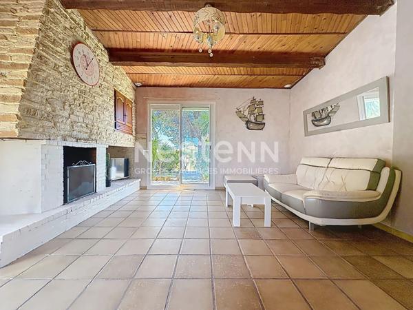 Charmante Maison de 178 m² + Local professionnel de 150 m² dans propriété avec terrain sur parcelle de 2566 m² à Portel-des-Corbières