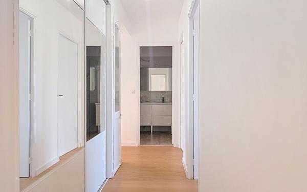 Appartement à vendre    4 pièces • 77 m2 Saint-Laurent-du-Var