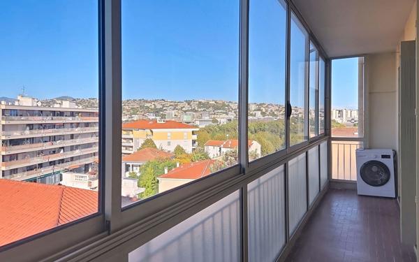 Appartement à vendre    4 pièces • 77 m2 Saint-Laurent-du-Var