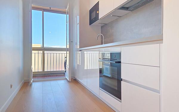 Appartement à vendre    4 pièces • 77 m2 Saint-Laurent-du-Var