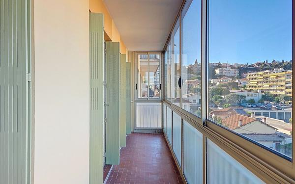 Appartement à vendre    4 pièces • 77 m2 Saint-Laurent-du-Var