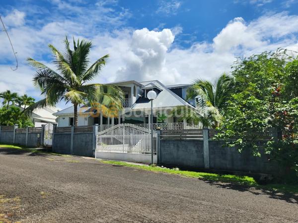 Vente
                Terrain741 m² - SAINTE ANNE (97180)