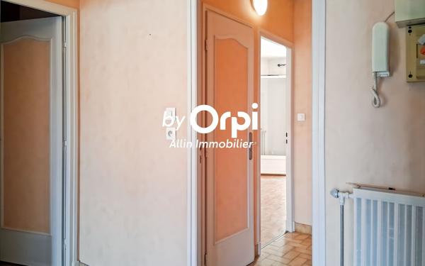 Appartement à vendre    2 pièces • 62,64 m2 Montluçon