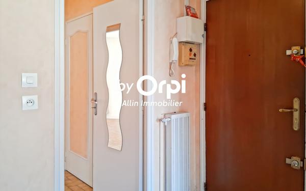 Appartement à vendre    2 pièces • 62,64 m2 Montluçon