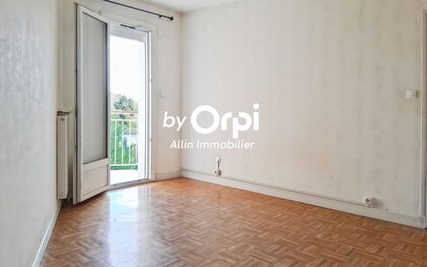 Appartement à vendre    2 pièces • 62,64 m2 Montluçon