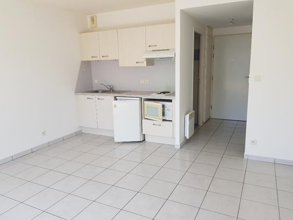 Appartement à louer Challans : 1 pièces, 24m² avec 0 chambre(s) à 474€ - AJP Immobilier Challans