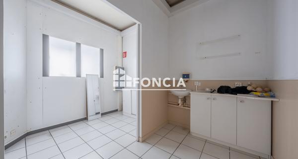 À vendre Local commercial 70 m² - Angoulême 16000