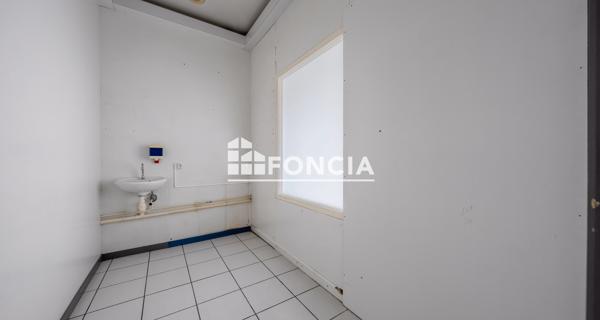 À vendre Local commercial 70 m² - Angoulême 16000