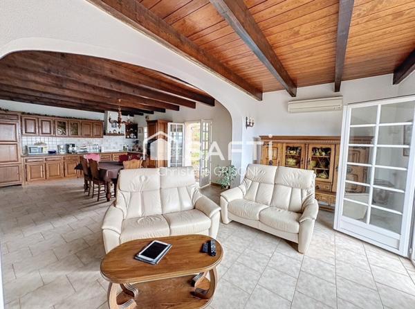 Maison T5, à 10 mn d’Ajaccio et 15 mn du magnifique Golfe de Lava .