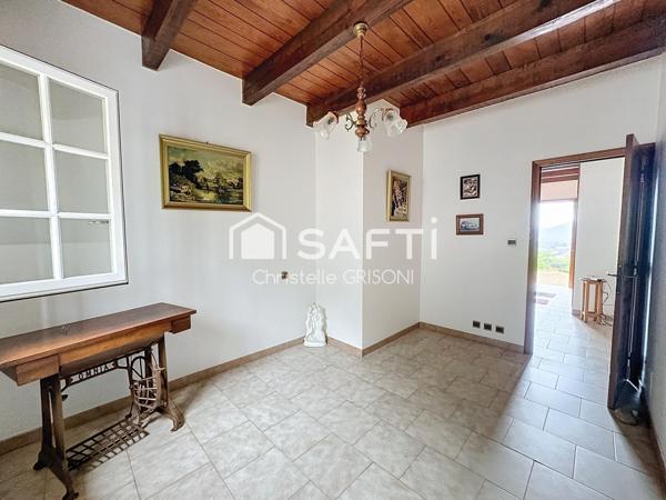 Maison T5, à 10 mn d’Ajaccio et 15 mn du magnifique Golfe de Lava .