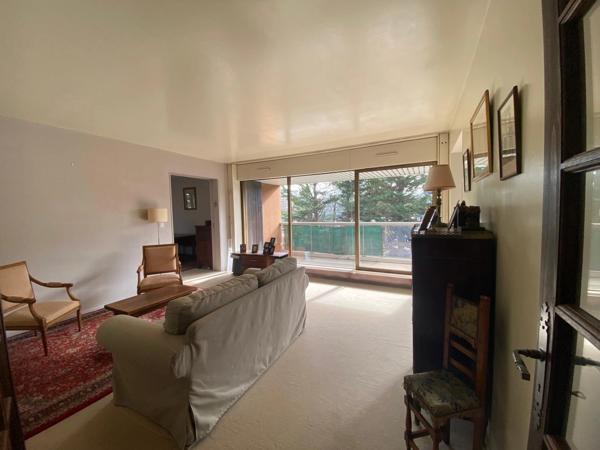 78150 LE CHESNAY-ROCQUENCOURT - APPARTEMENT DE 4 PIECES - ASCENSEUR - TERRASSE - CALME - SANS VIS A VIS - PROCHE DES COMMODITES