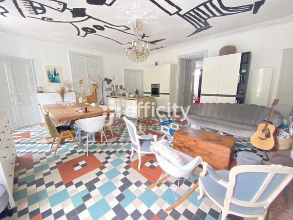 Appartement
         4 pièces
        - 105 m² 287 550 € *