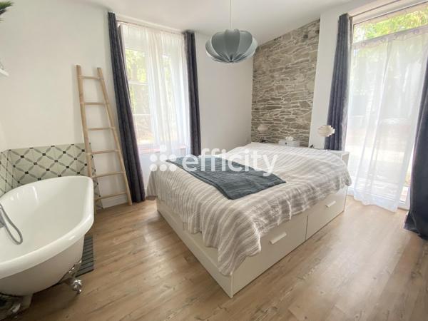 Appartement
         4 pièces
        - 105 m² 287 550 € *