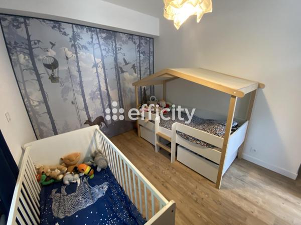 Appartement
         4 pièces
        - 105 m² 287 550 € *