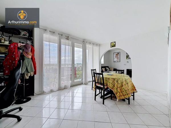 Vente                                                      Appartement
                        
                     4 pièces                      81 m2                     à Eaubonne