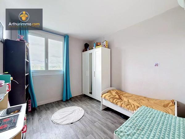 Vente                                                      Appartement
                        
                     4 pièces                      81 m2                     à Eaubonne