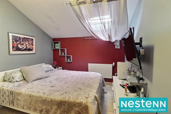 À 5 minutes à pied du métro Gratte-Ciel ? Maison familiale T5 de 123 m² avec cour privative à Villeurbanne