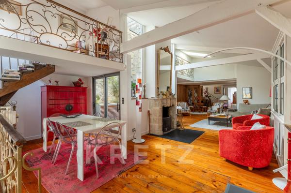 Bordeaux Chartrons : Maison-Loft d'exception avec terrasse, salle de cinéma et garage 100 m2