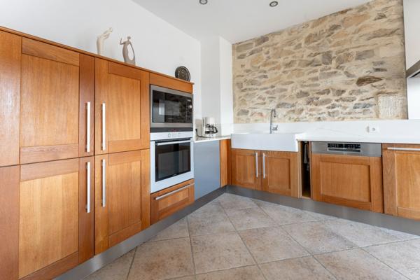 Vente Maison de luxe Saint-Laurent-d'Aigouze 7 Pièces 300 m²