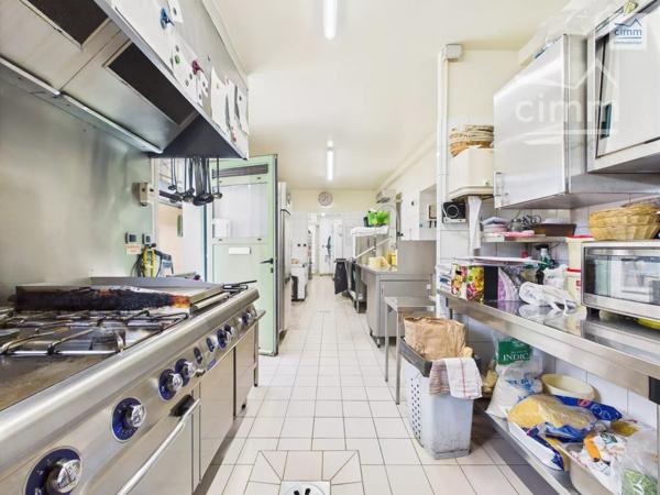 Cimm Immobilier Bréal-sous-Montfort vous propose à la vente ce bar/restaurant sur la commune de Montfort-sur-Meu.