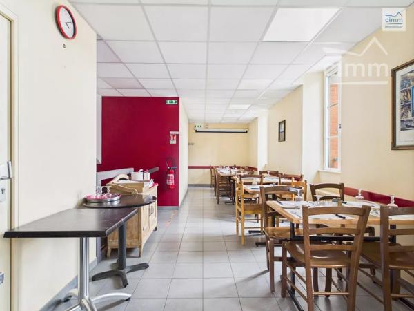 Cimm Immobilier Bréal-sous-Montfort vous propose à la vente ce bar/restaurant sur la commune de Montfort-sur-Meu.