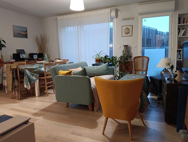 NANTES- Croix Bonneau / Bellevue - Appartement 3 chambres - balcon- parking,  
Nantes 44000