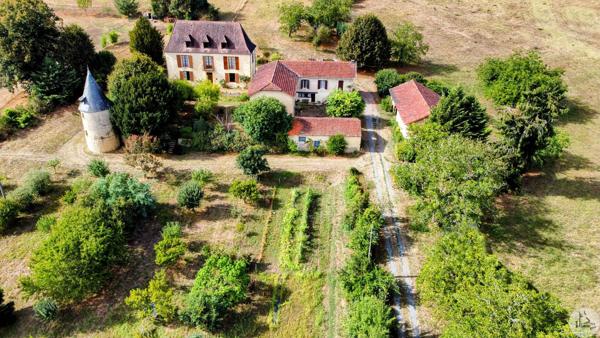 Maison, Dépendances, Proche centre-ville de Sarlat