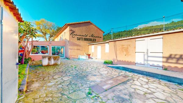 Bâtiment à usage professionnel et d'habitation