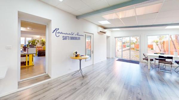 Bâtiment à usage professionnel et d'habitation