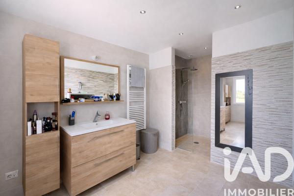 Maison à vendre 9 pièces 234 m² Malaucène