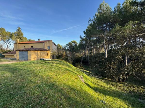 A LOUER - CABRIES - PROCHE AIX EN PROVENCE - MAISON MEUBLE ET CLIMATISEE