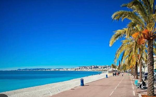 Appartement à vendre    8 pièces • 156 m2 Nice